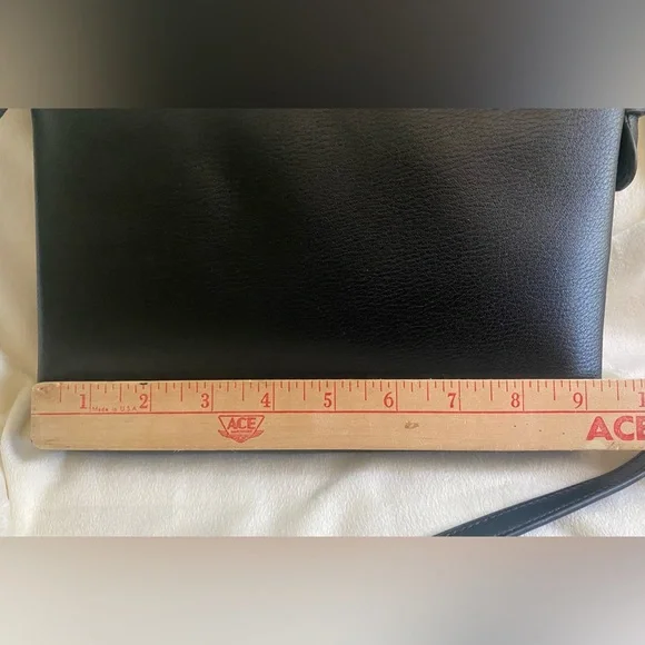 NWOT Vegan Leather Crossbody, Top Zip Closure, interior zip pocket/compartments - Picture 13 of 14